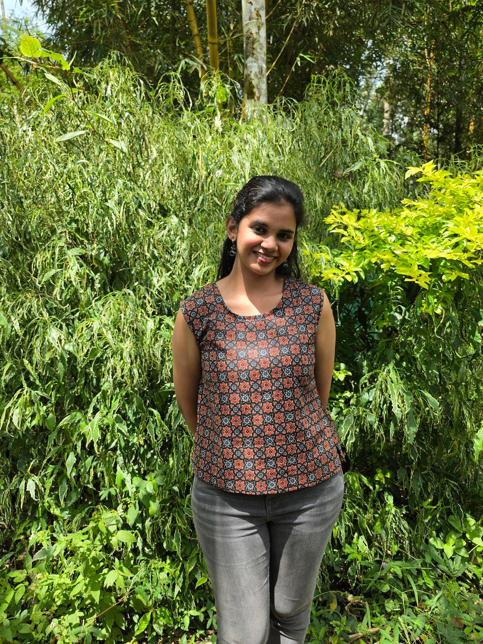 Kalaabam Charcoal Floral Print Sleeveless Short Top